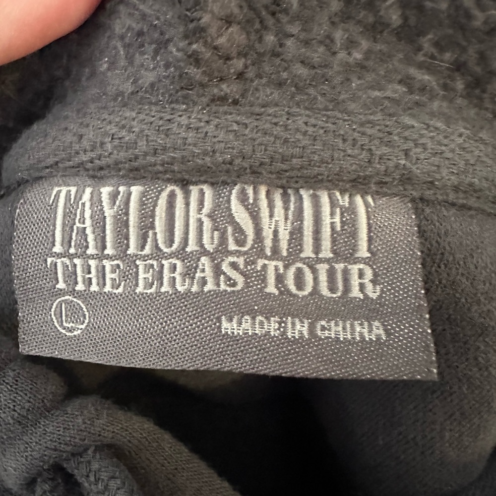Taylor Swift Concert Black Hoodie - Picture 2 of 4